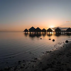 https://le-charme-polynesien-proximite-plage-et-commerces.frenchpolynesia-hotels.com